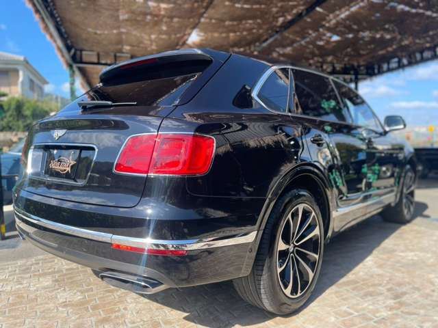 صورة 10 لـ 2016 Bentley BENTAYGA