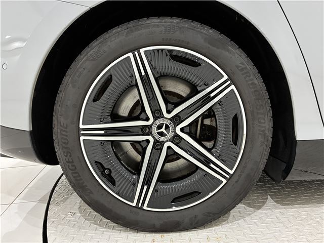 صورة مصغرة 32 لـ 2022 Mercedes-BENZ EQE