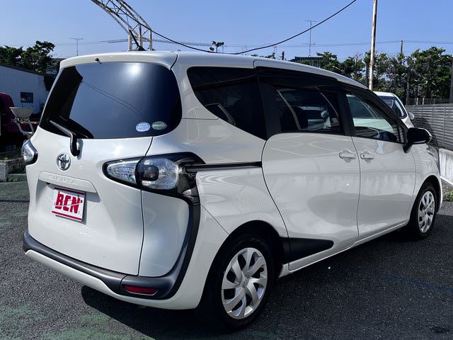 2016 Toyota SIENTA — фото 3