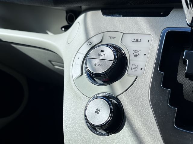 2016 Toyota SIENTA — миниатюра 15