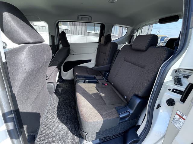 2016 Toyota SIENTA — миниатюра 13