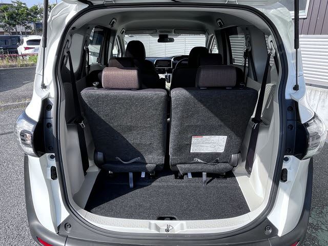 2016 Toyota SIENTA — миниатюра 21