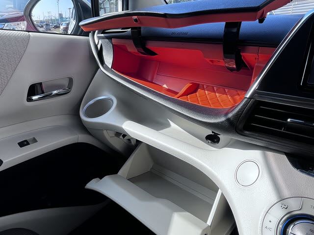2016 Toyota SIENTA — миниатюра 24