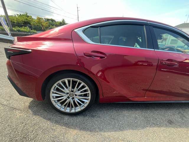 2021 Lexus IS — миниатюра 31