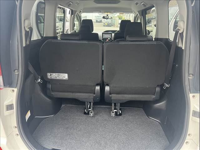 2014 Toyota NOAH — миниатюра 18