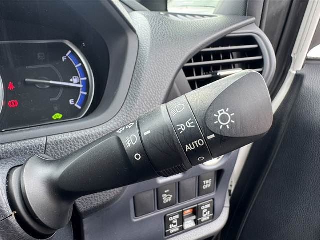 صورة مصغرة 30 لـ 2014 Toyota VOXY