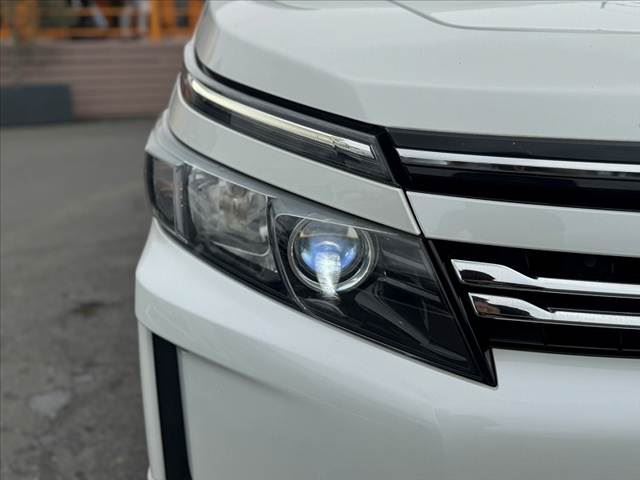 صورة مصغرة 33 لـ 2014 Toyota VOXY