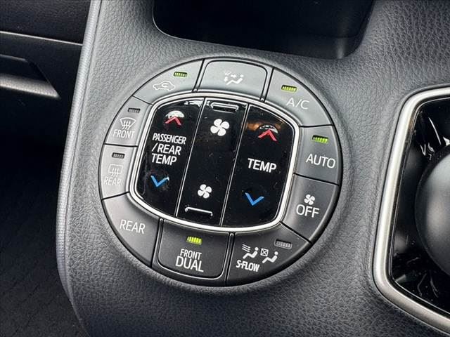 2014 Toyota VOXY photo 4