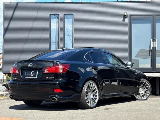 2010 Lexus IS — фото 2