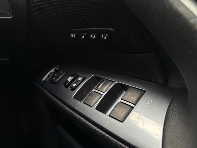 2010 Lexus IS — миниатюра 31