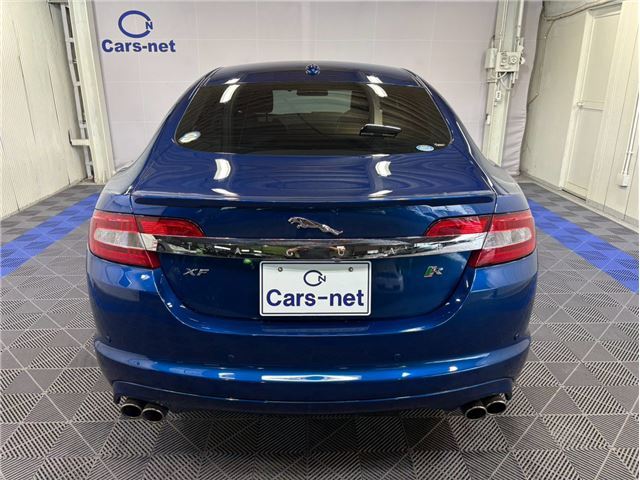 2010 Jaguar XF — фото 3