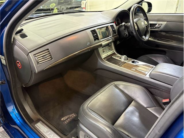 2010 Jaguar XF — миниатюра 46