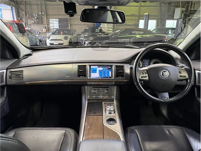 2010 Jaguar XF — миниатюра 48