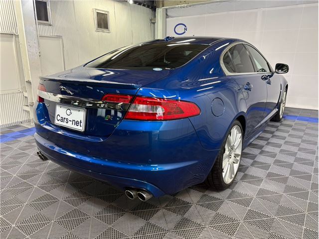 2010 Jaguar XF — фото 8