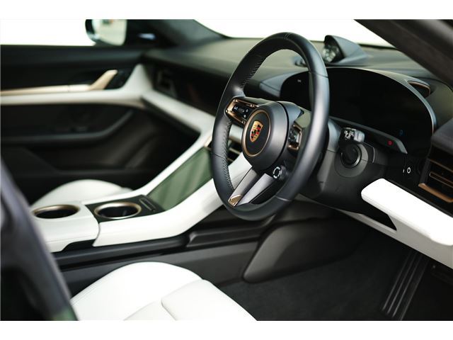 صورة 3 لـ 2023 Porsche TAYCAN CROSS TURISMO