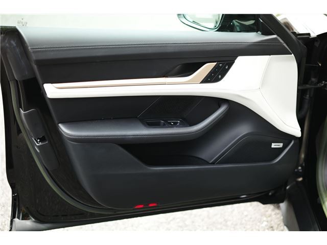 2023 Porsche TAYCAN CROSS TURISMO — миниатюра 16