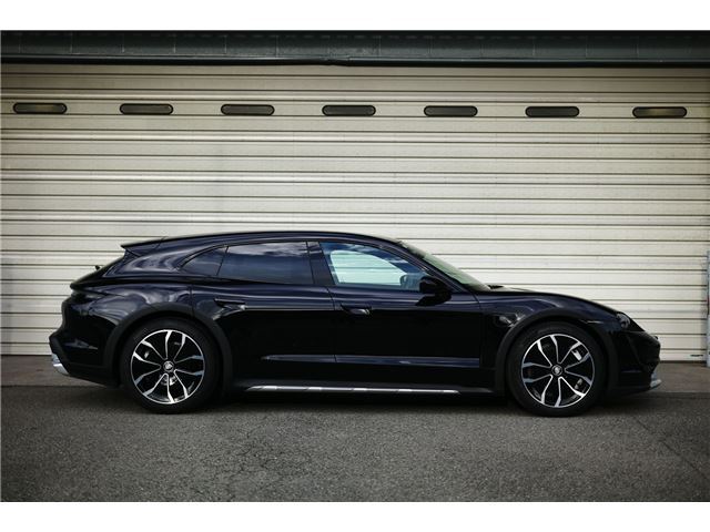 صورة 9 لـ 2023 Porsche TAYCAN CROSS TURISMO