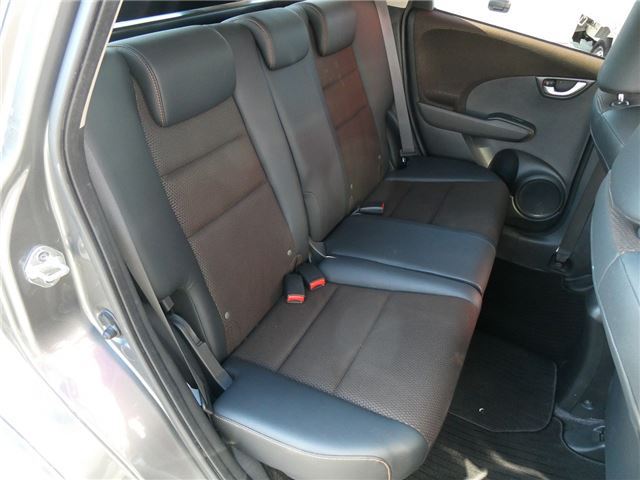 2011 Honda FIT SHUTTLE HYBRID — миниатюра 13