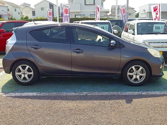 صورة مصغرة 18 لـ 2012 Toyota AQUA