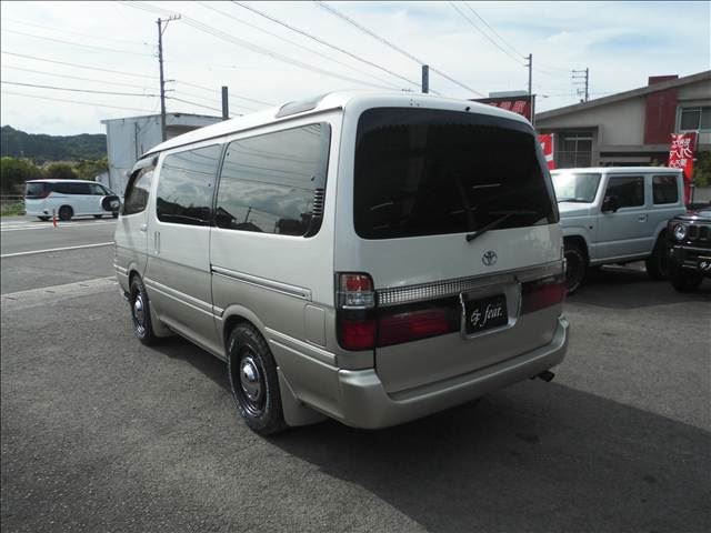 2003 Toyota HIACE — миниатюра 15