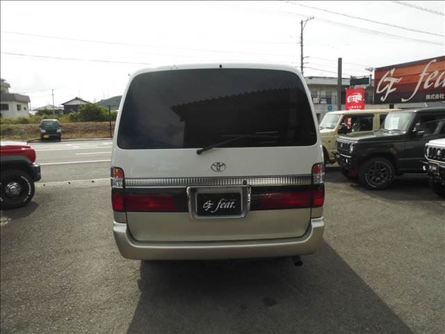 2003 Toyota HIACE — миниатюра 14