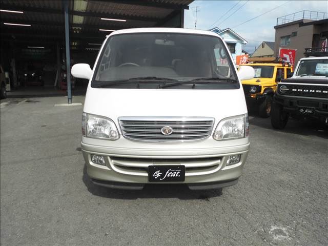 2003 Toyota HIACE — миниатюра 11