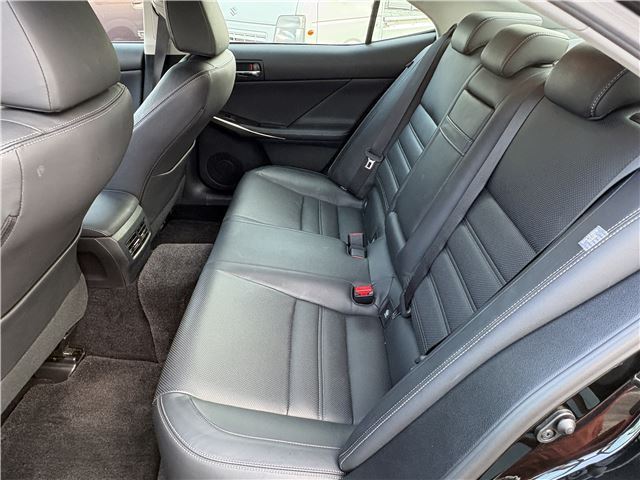 2013 Lexus IS — миниатюра 12