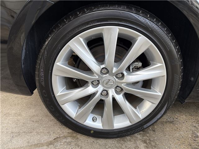 2013 Lexus IS — миниатюра 30