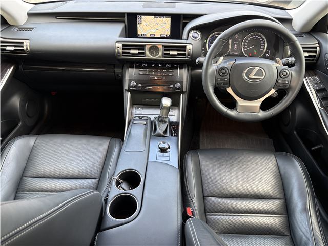 2013 Lexus IS — миниатюра 33