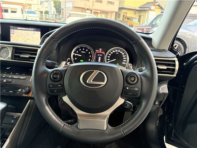 2013 Lexus IS — миниатюра 47
