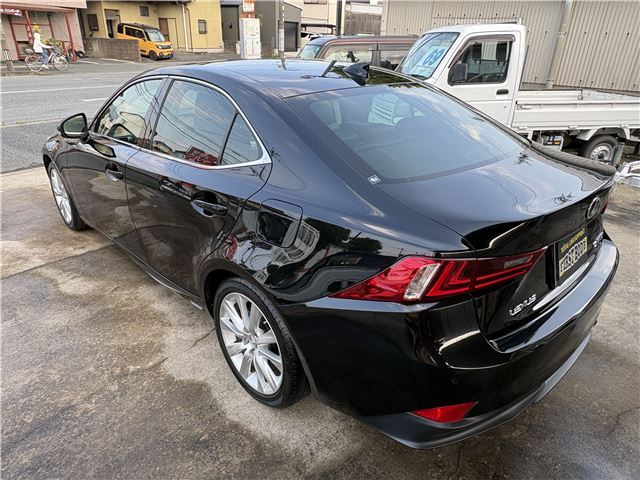 2013 Lexus IS — миниатюра 74