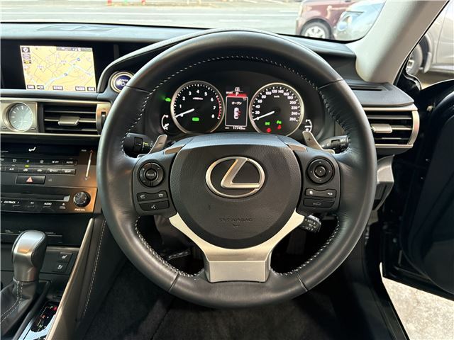 2013 Lexus IS — миниатюра 80