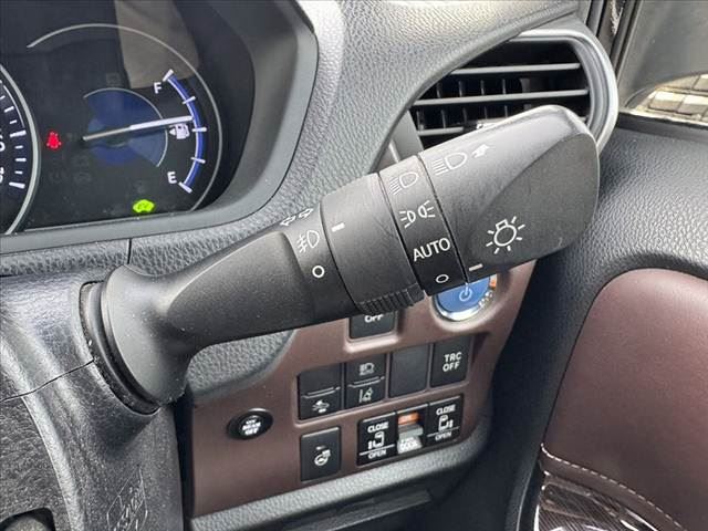 2017 Toyota ESQUIRE — миниатюра 31