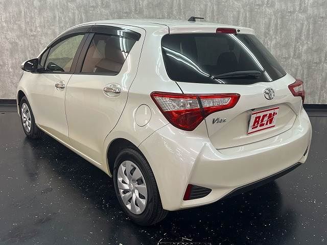2017 Toyota VITZ 照片 3