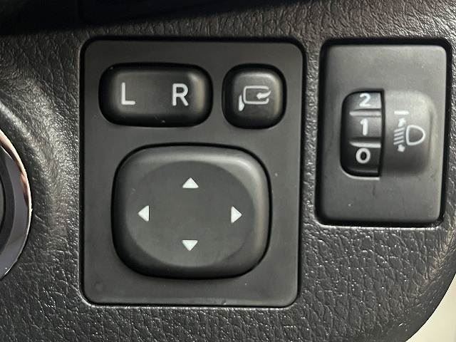 2017 Toyota VITZ 缩略图 17