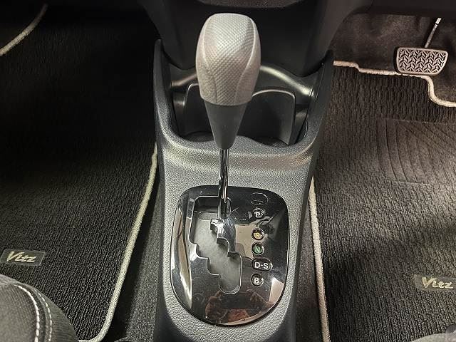 2017 Toyota VITZ 缩略图 19