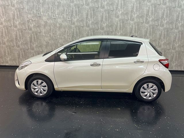 2017 Toyota VITZ 缩略图 27