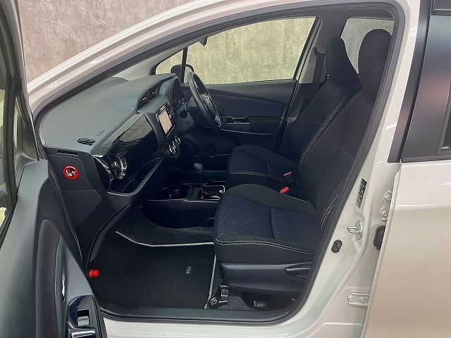 2017 Toyota VITZ 缩略图 31