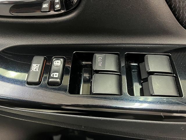2017 Toyota VITZ 缩略图 36