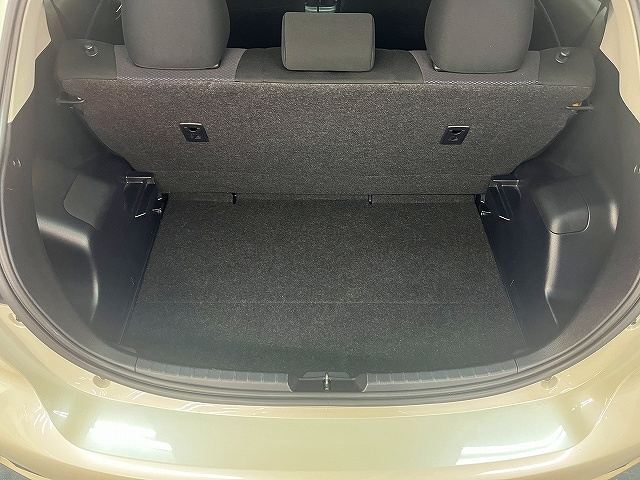2017 Toyota VITZ 缩略图 38