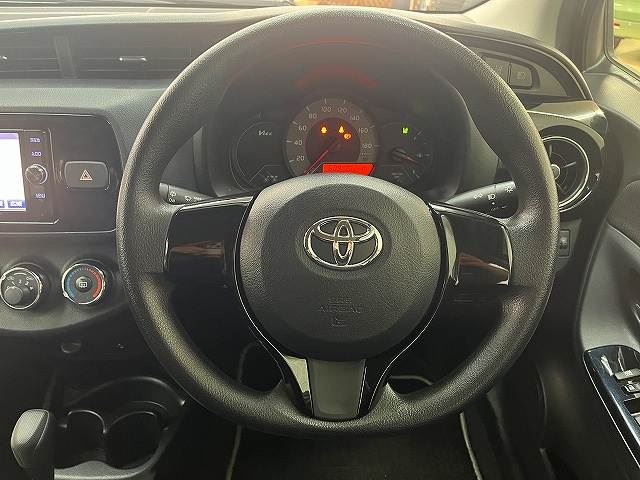 2017 Toyota VITZ 照片 8