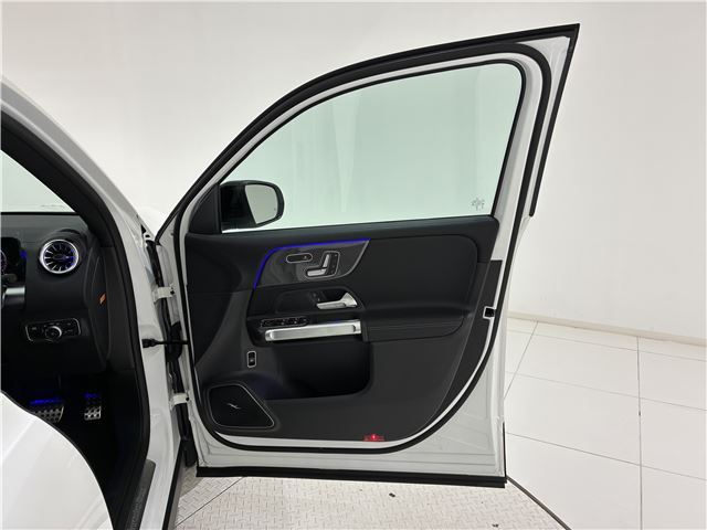 2026 Mercedes-BENZ GLB — миниатюра 12