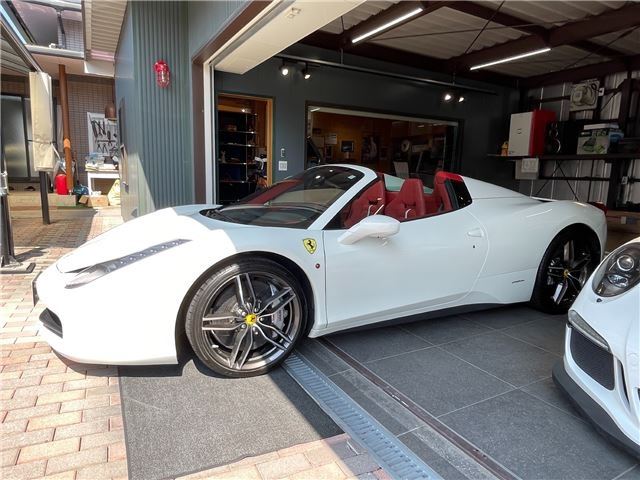 2013 Ferrari 458 SPIDER — миниатюра 13