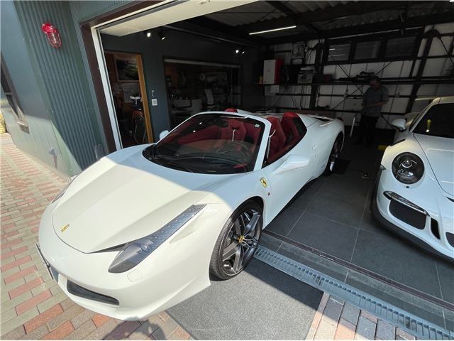 2013 Ferrari 458 SPIDER — миниатюра 32