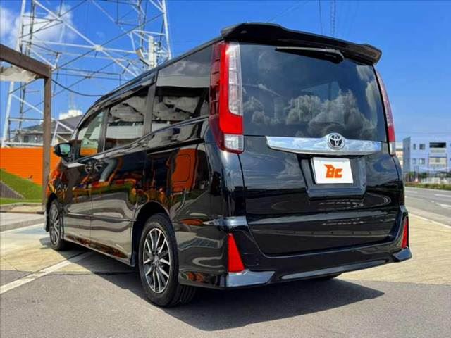 2014 Toyota NOAH 缩略图 13