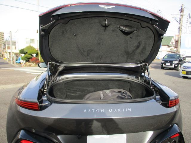 صورة مصغرة 18 لـ 2022 Aston Martin V8 VANTAGE ROADSTER
