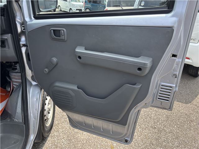 صورة مصغرة 21 لـ 2012 Nissan NV100CLIPPER RIO