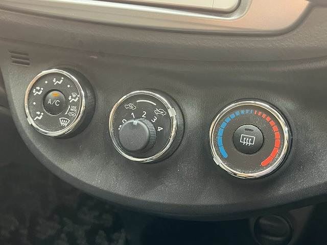 2013 Toyota VITZ 照片 7
