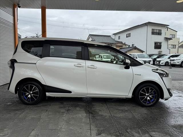 2016 Toyota SIENTA — миниатюра 11