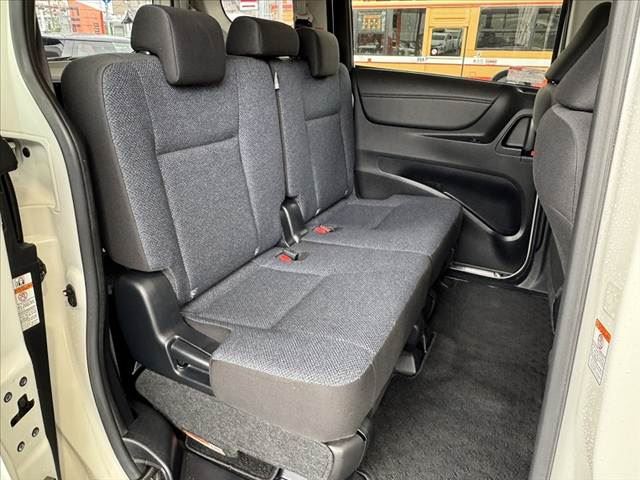 2016 Toyota SIENTA — миниатюра 17
